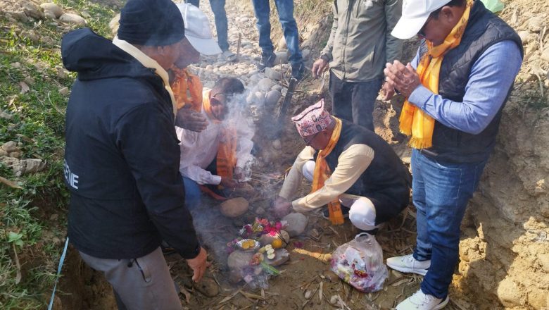 चौदण्डीगढीमा एकै दिन दुई वटा सिंचाई योजनाको शिलान्यास ।