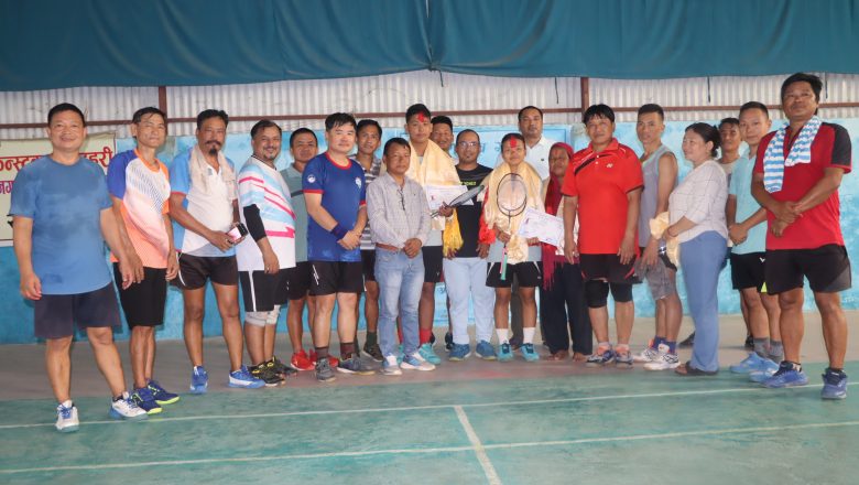 पोखरामा हुने U15 जुनियर ब्याडमिन्टन खेलमा सहभागी हुने  चौदण्डीगढीका खेलाडीको बिदाई ।