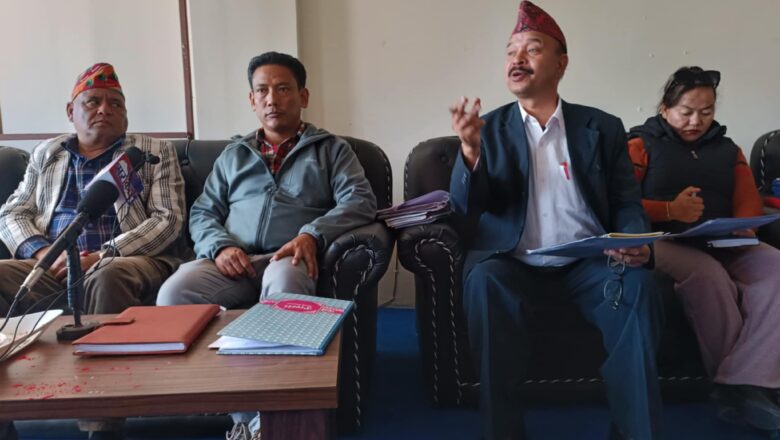 चौदण्डीगढी नगरपालिकाले कम तलवमा कार्यरत शिक्षकहरुलाई न्युन्तम पारिश्रमिक दिलाउने ।