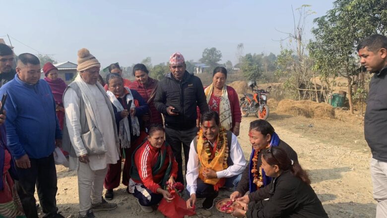 चौदण्डीगढीमा ग्रामिण सडक स्त्तरोन्नतीको कार्यमा तिब्रता / नगर प्रमुख लामाद्वारा एकै पटक आधा दर्जन सडक कालेपत्रेको  शिलान्यास ।