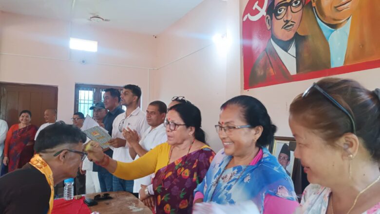 नेकपा एमाले चौदण्डीगढीमा थप ३८ जना विभिन पार्टी परित्याग गरी प्रबेश ।