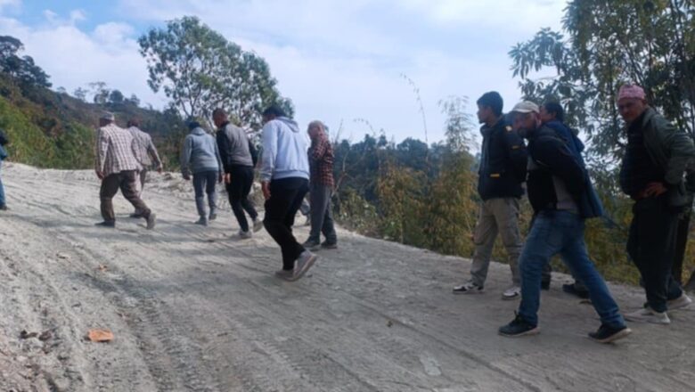 बंशिलाघाटसम्मको बाटो बाह्रै मास यातायात संचालन हुनेगरी स्त्तरोन्नती गरिने ।
