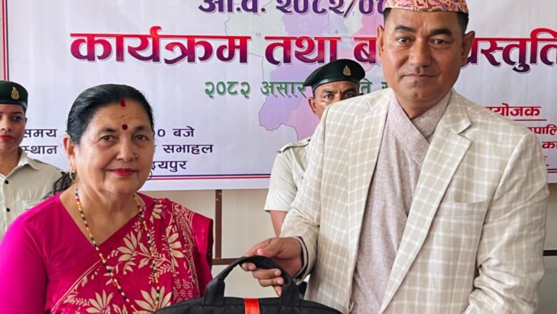 चौदण्डीगढी नगरपालिकाको १ अर्ब १३ करोड ३५ लाख बढीको बजेट ध्वनीमतले पारित।