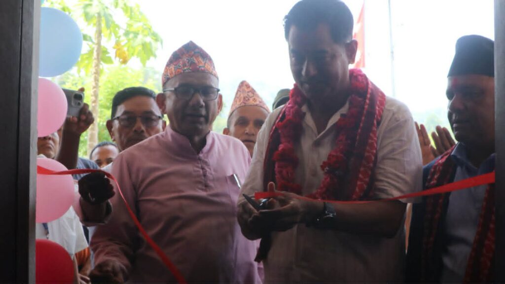 चौदण्डीगढी नगरपालिकाको वडा नम्बर ९ मा सभाहलसहितको वडा कार्यालय भवनको उद्घाटन ।
